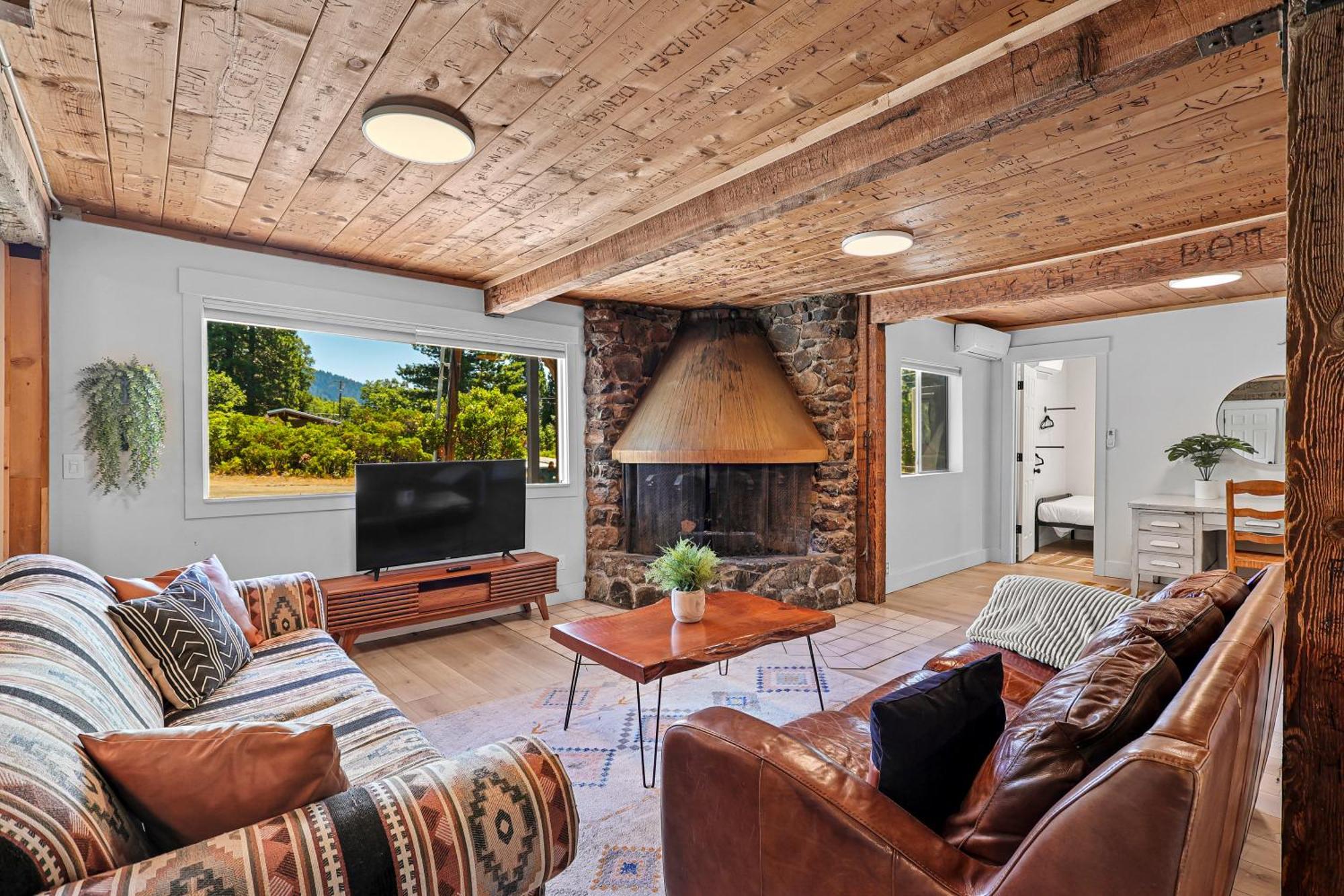 Basecamp Lodge Mount Shasta Exterior foto
